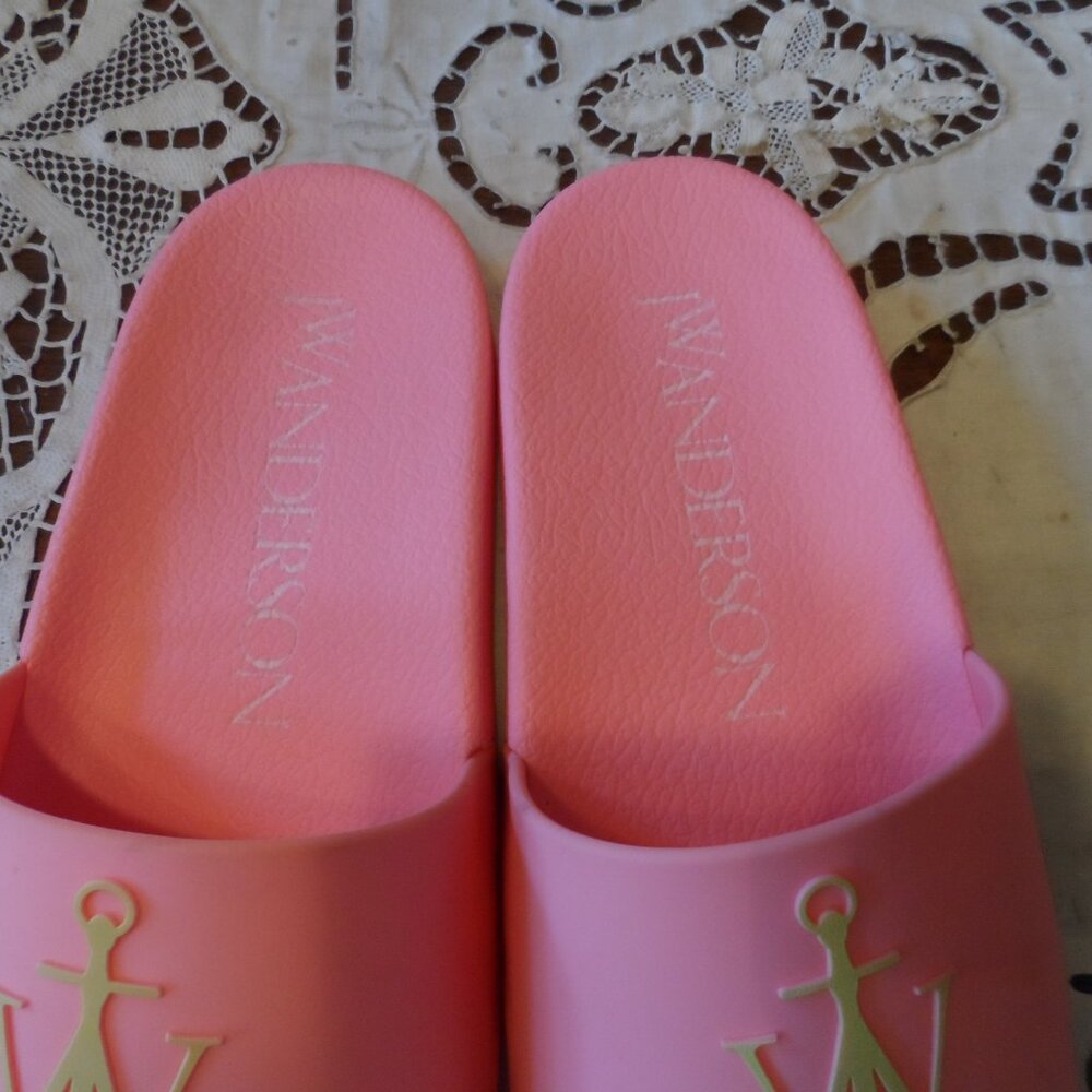 New JW Anderson Pink Rubber Pool Slides w/Signature Anchor Logo Size EU 39 /US 9 - Picture 7 of 16